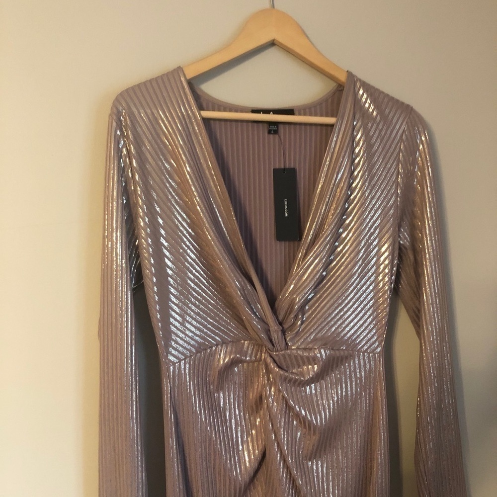 NWT Lulu’s Ribbed Bodycon Long Sleeve Dress Metallic Champagne Size L - Picture 4 of 12